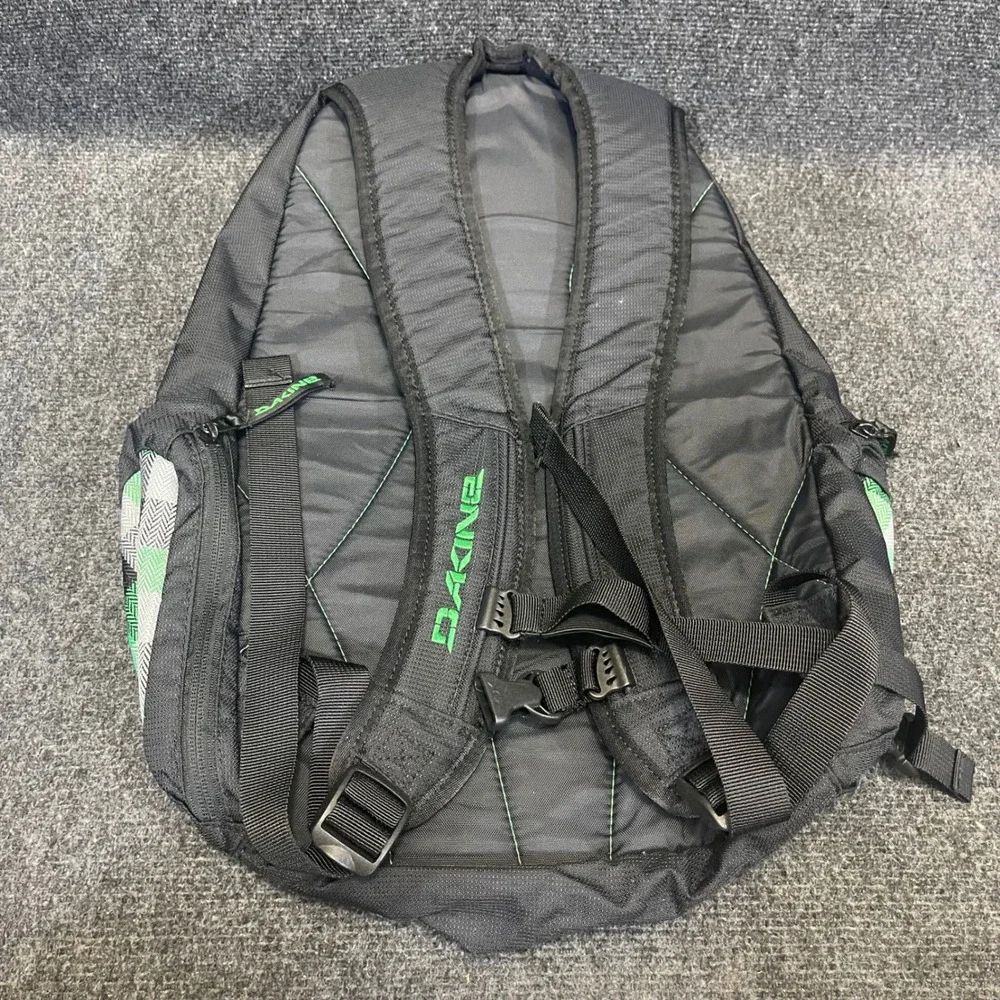Dakine 8120-070-10 Fairway Plaid Varial Pack Skate Backpack w/ Skateboard Straps